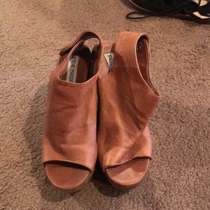 Steve Madden Tan Wedges